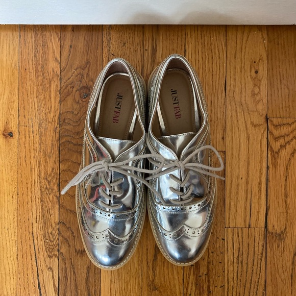 Silver JustFab Oxfords - Picture 2 of 4